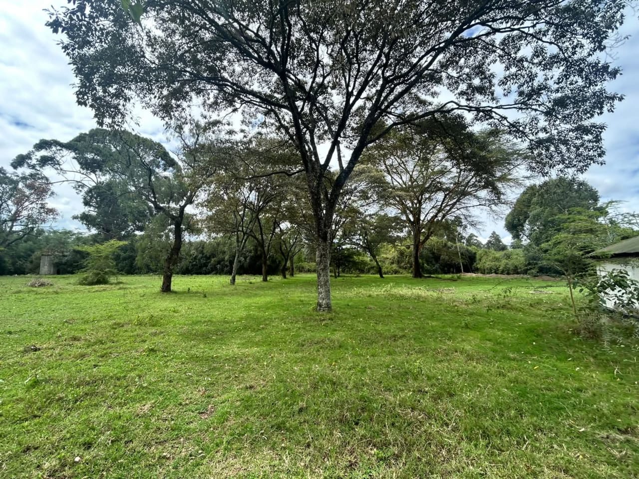 PRIME 25ACRES LAKE FRONTAGE PROPERTY