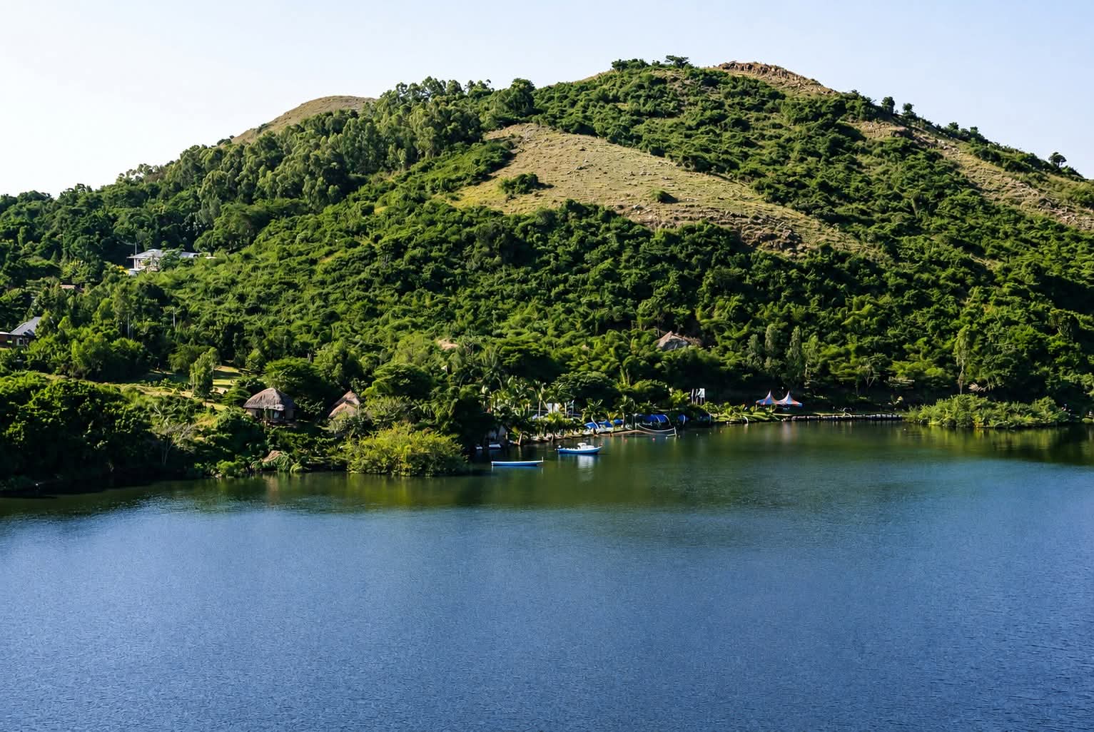 EXCLUSIVE ISLAND RESORT