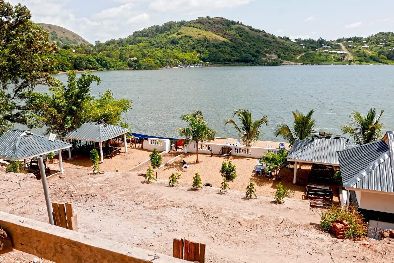 EXCLUSIVE ISLAND RESORT