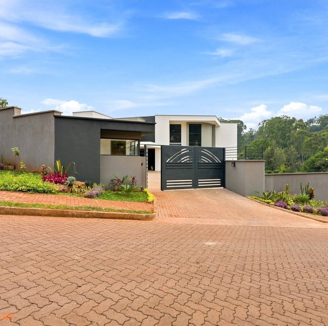 ULTRA MODERN 5 BEDROOM VILLA.