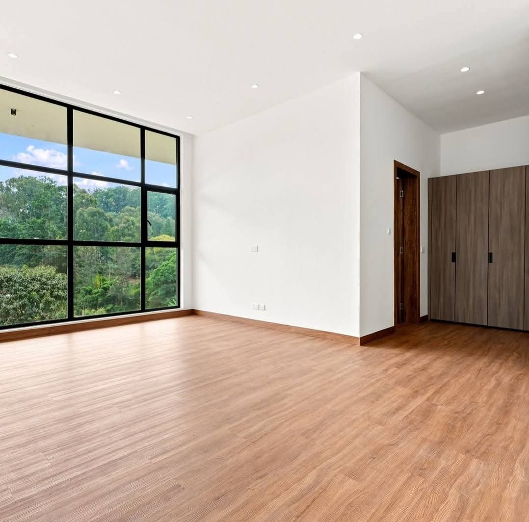 ULTRA MODERN 5 BEDROOM VILLA.