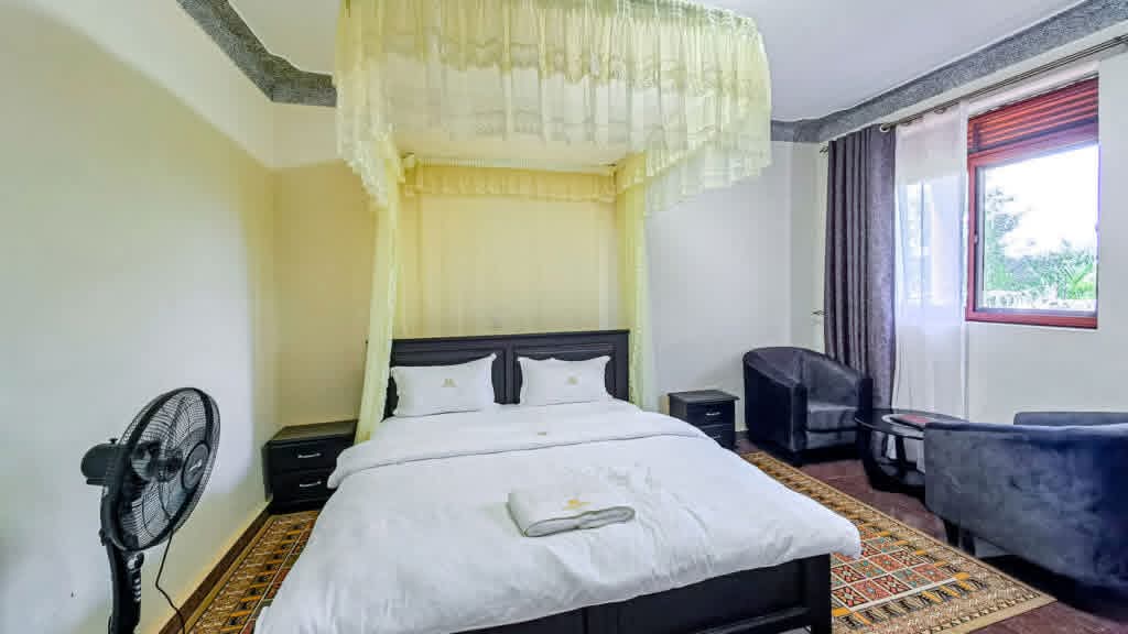 Lakefront Resort on 14 Acres