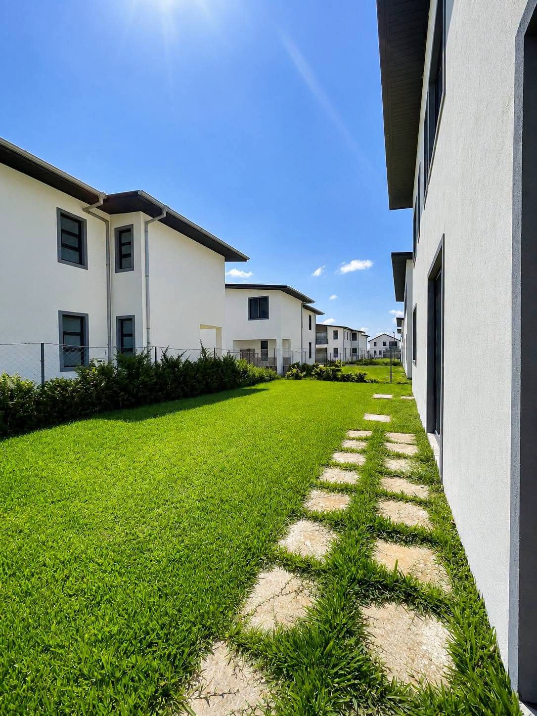Prestigious 4-bedroom all-ensuite Villas
