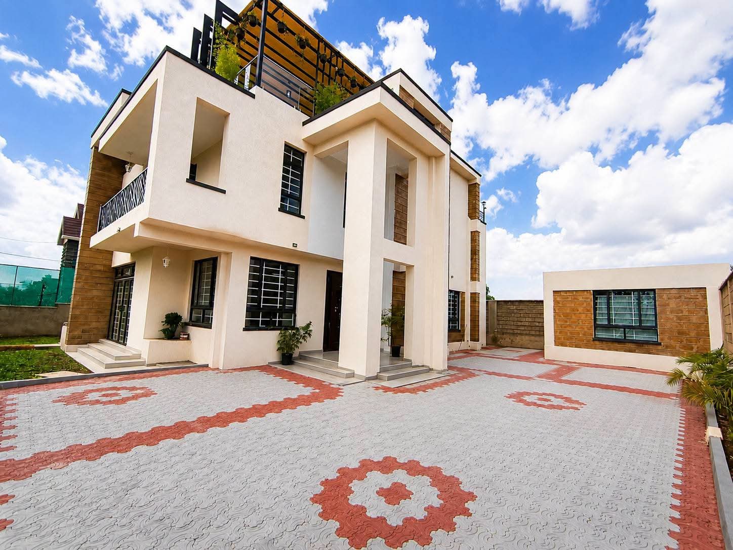 4 -BED ALL-ENSUITE VILLA