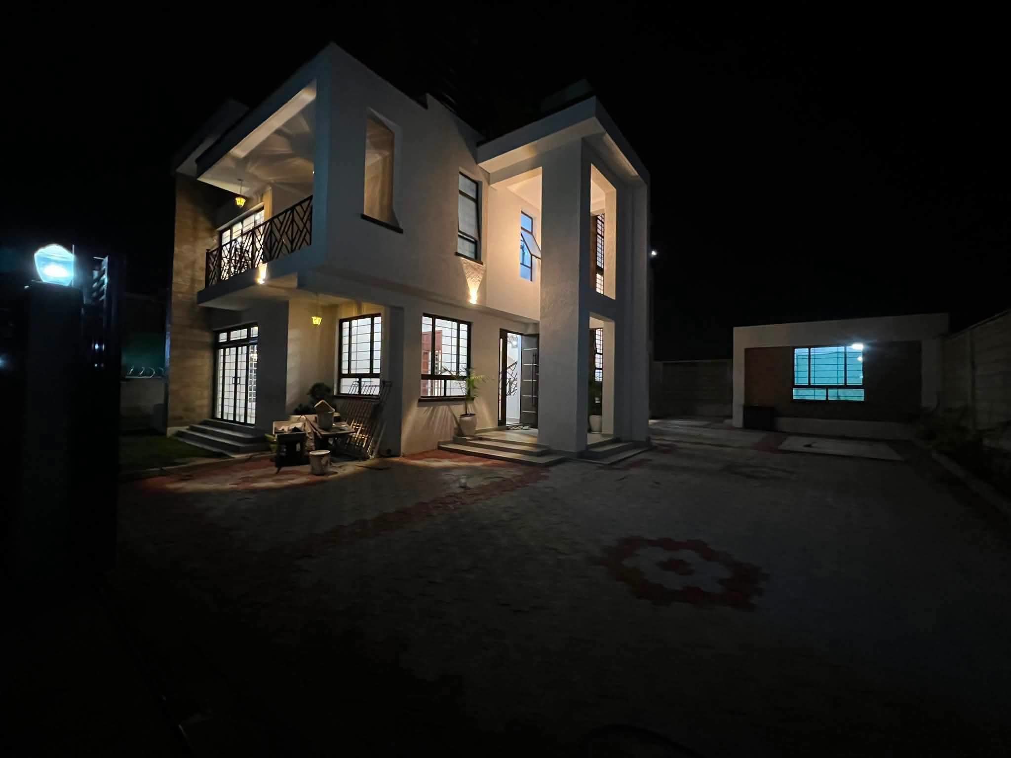 4 -BED ALL-ENSUITE VILLA