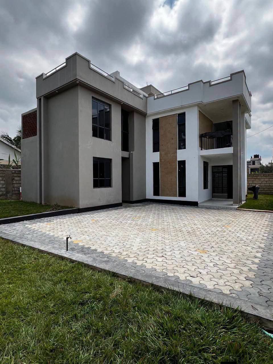 LUXURY 4 BEDROOM WITH DSQ