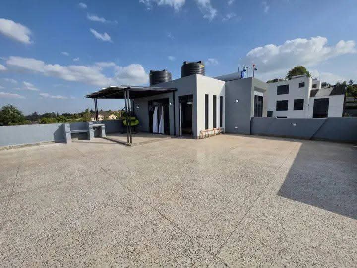 5-BEDROOM ALL-ENSUITE FLAT-ROOF MAISONETTE
