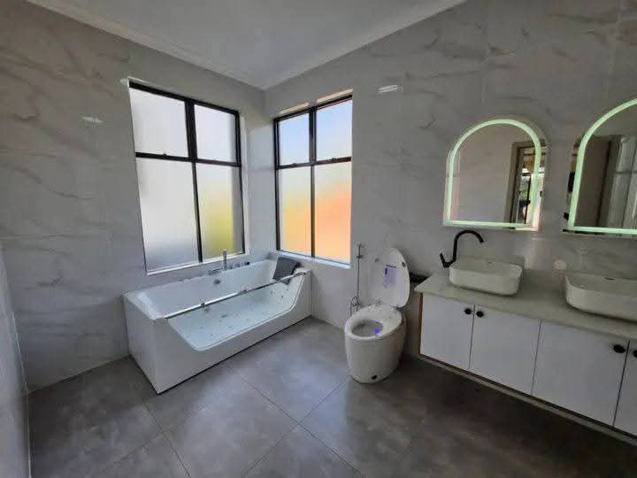 5-BEDROOM ALL-ENSUITE FLAT-ROOF MAISONETTE