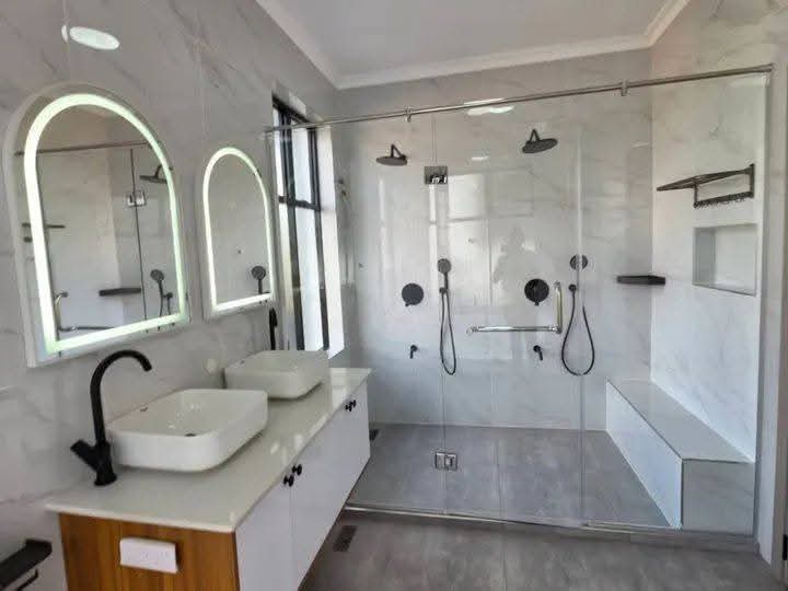 5-BEDROOM ALL-ENSUITE FLAT-ROOF MAISONETTE