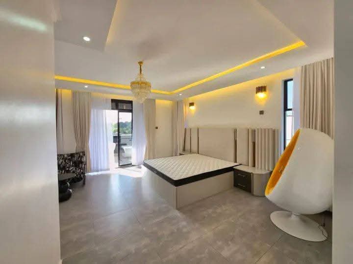 5-BEDROOM ALL-ENSUITE FLAT-ROOF MAISONETTE