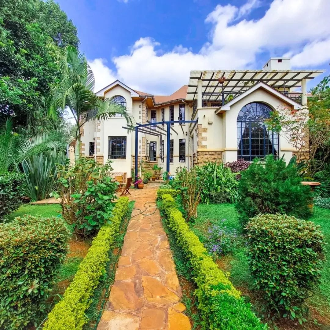4 Bedroom House on 0.5 Acres