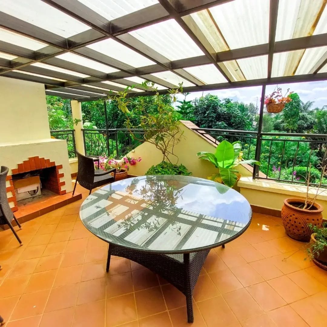 4 Bedroom House on 0.5 Acres