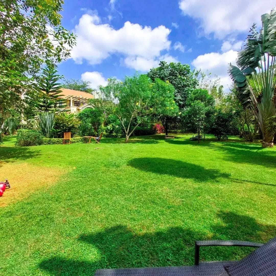 4 Bedroom House on 0.5 Acres