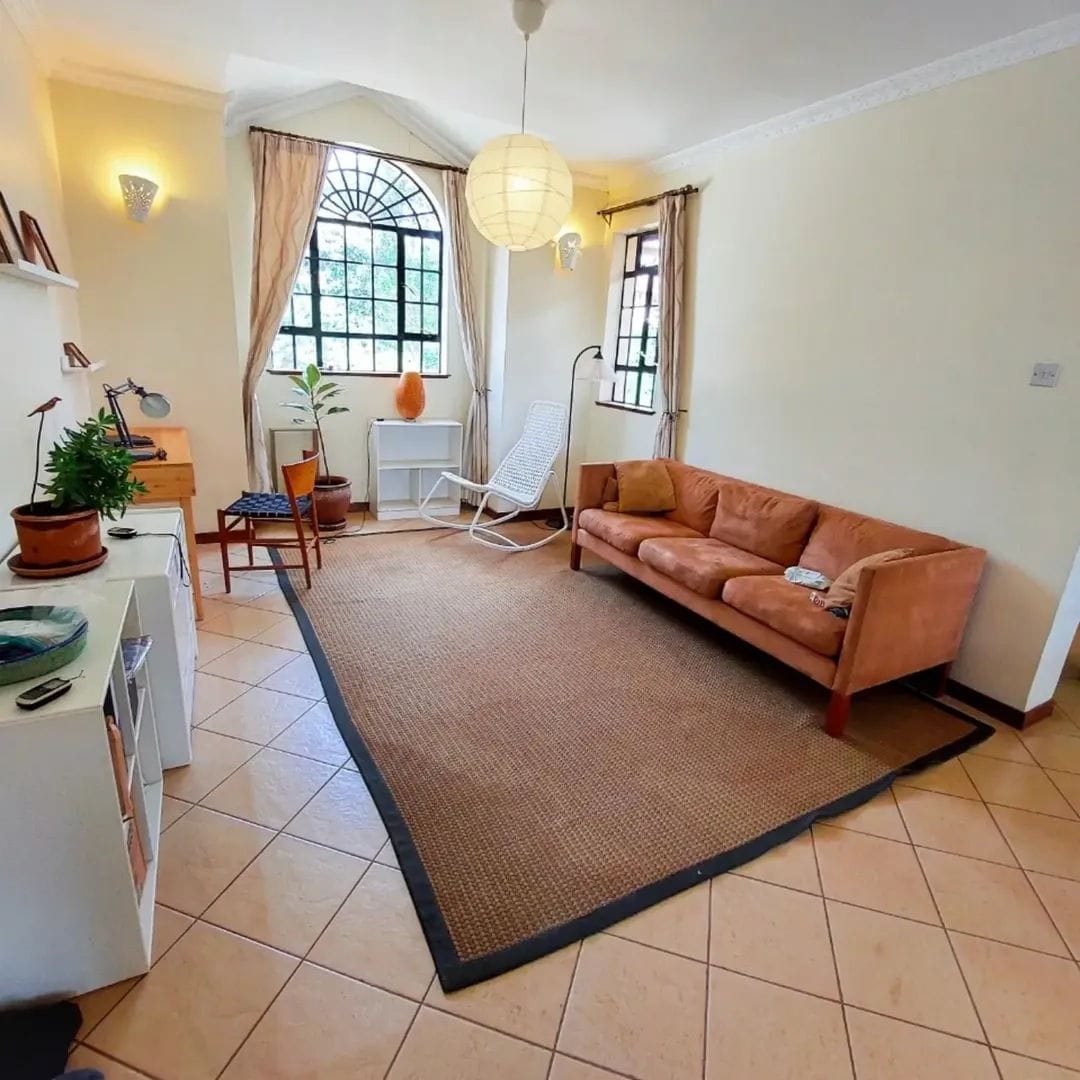 4 Bedroom House on 0.5 Acres