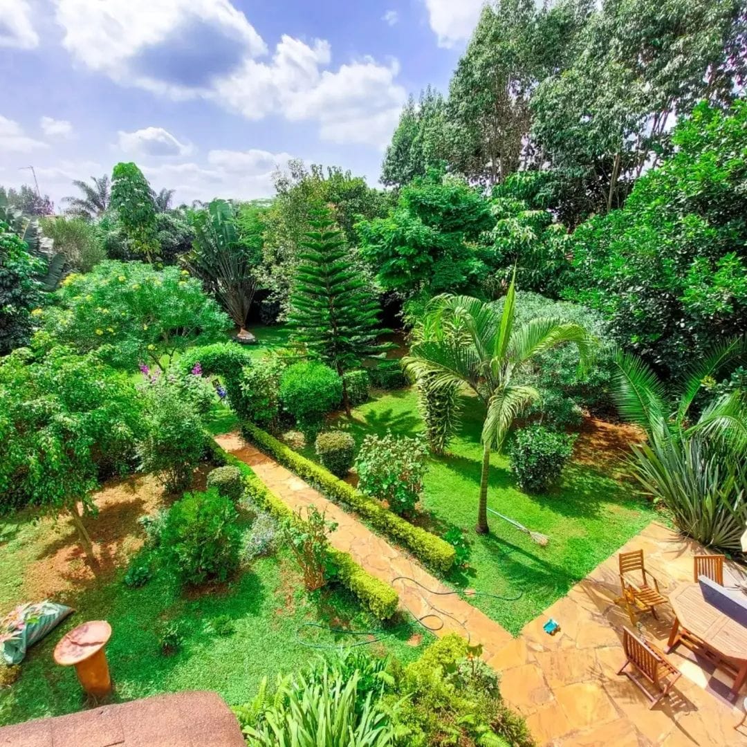4 Bedroom House on 0.5 Acres