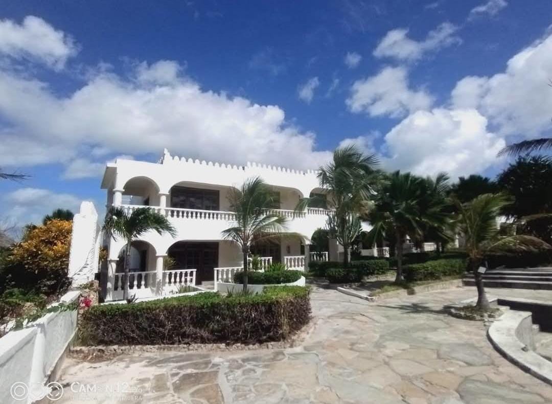 BEACHFRONT HOTEL