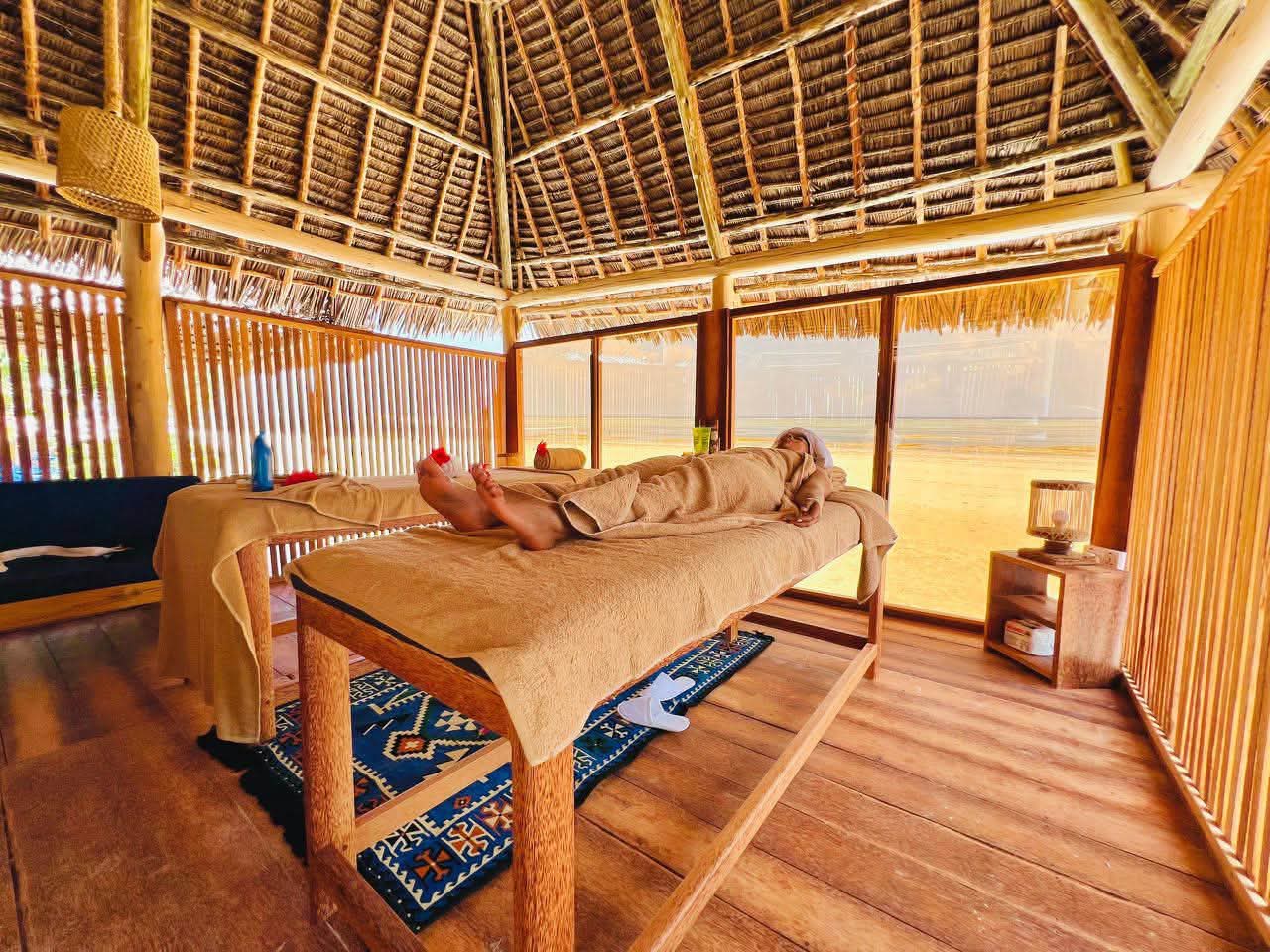 BRAND NEW, BEACHFRONT & FULLY OPERATIONAL HOTEL