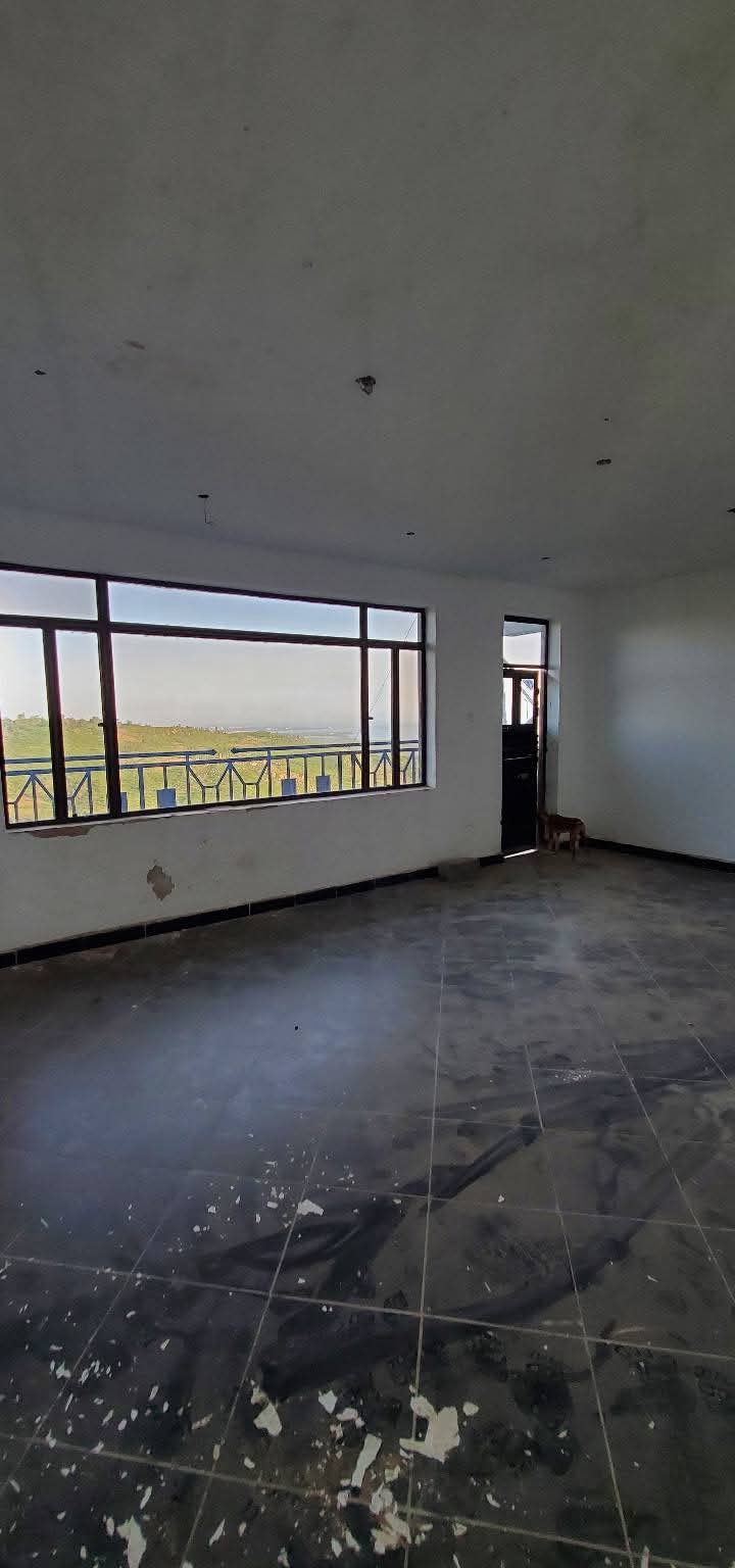 LUXURIOUS 6-BEDROOM VILLA IN NYAHERA