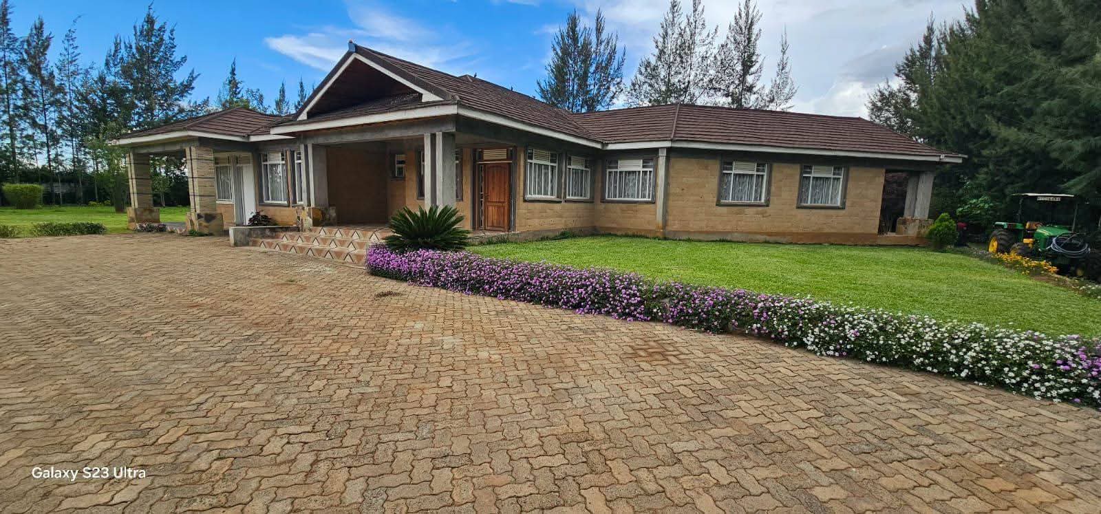 5 bedroom Farm House