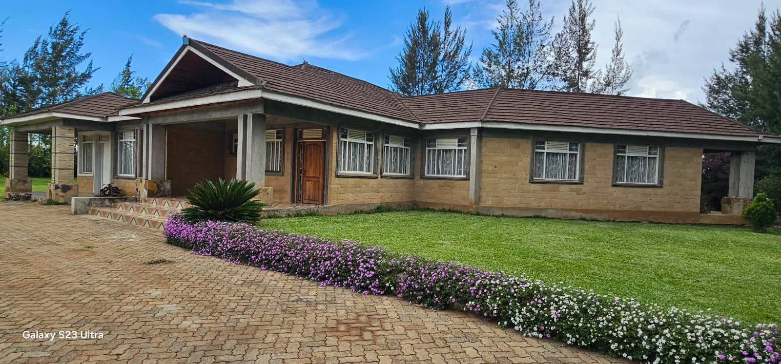 5 bedroom Farm House
