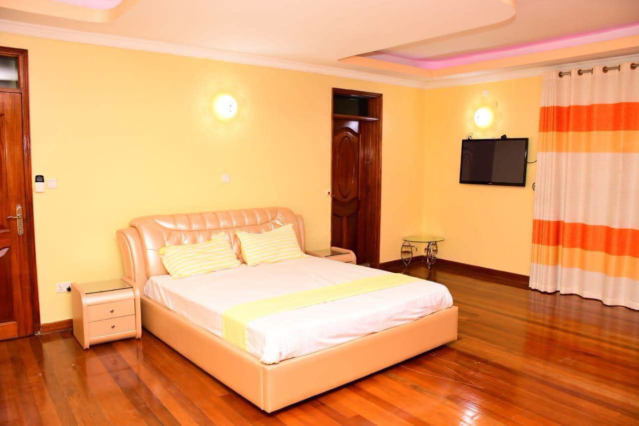 Spacious 1-Acre Property | 5-Bedroom Villa