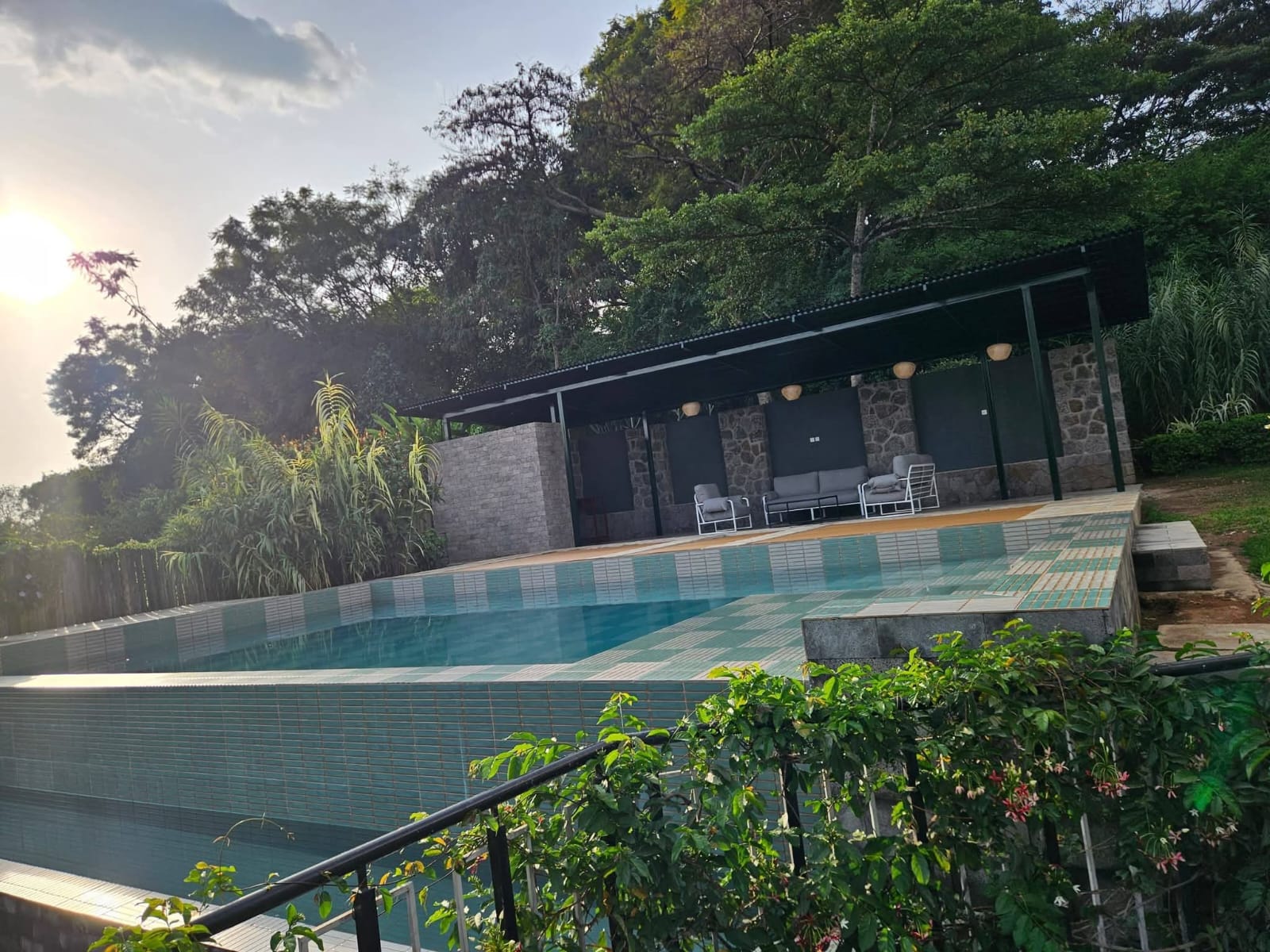 SOPHISTICATED MODERN VILLA WITH GARDEN, POOL & GYM SPACE – KACYIRU